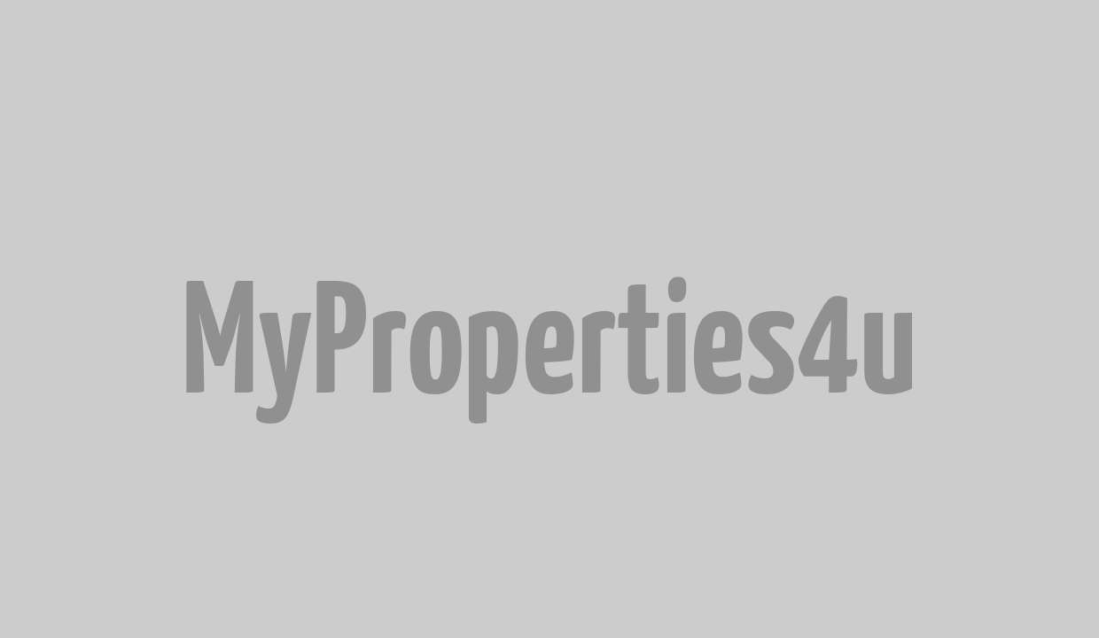 I have a family friend who is a Realtor. I like her and she is a help but she gives me one price to sell my home for and I think it is too low. So I called another agent who suggested a price more in line with my expectations. Who do I choose?